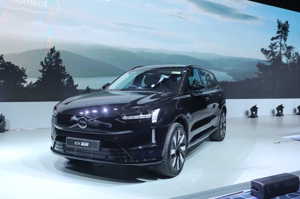 Volvo Resmi Luncurkan EX90 di Indonesia, Pesona SUV Mewah Khas Scandivania!