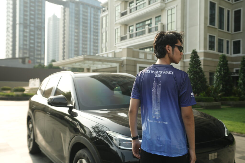 Tekankan Semangat Performa dan Inovasi Tanpa Batas, Geely Jadi Official Partner Jakarta Vertical Run 2026 di Autograph Tower Thamrin Nine!